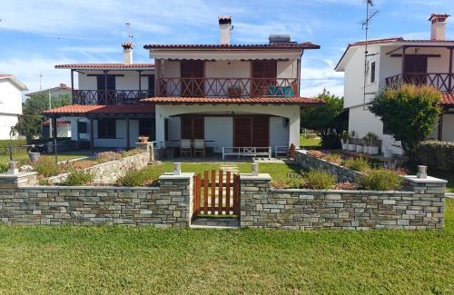 Kalyves Polygyrou Maison | Mikiverna Beachfront Family Maisonette