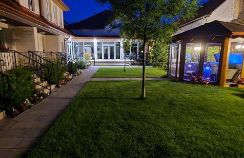 Kunszentmiklos Appartement | MiklósGrill - Kunszentmiklósi Étterem és Panzió