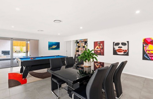 Boolaroo Maison | Milburn Circuit Boolaroo 44 - Entertainer's delight, inside and out