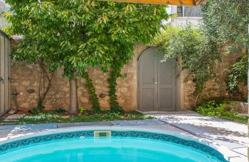 Roustika Maison | Maison villageoise pour 4 personnnes, rénovée avec raffinement, en Crète