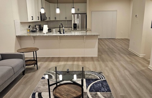 South Gate Maison | Millersville Haven