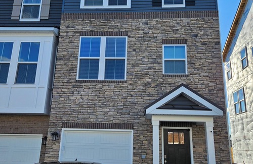 South Gate Maison | Millersville Haven
