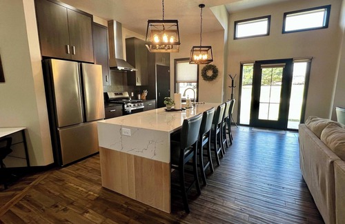 Sugarcreek Maison | Millhart Family Lodge & Rec Center