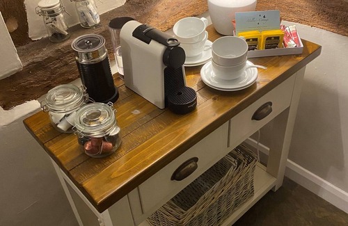 Finchingfield Cottage | Millie’s Cottage -Traditionelle-Cottage-Vue sur la campagne-Salle de bain pri...