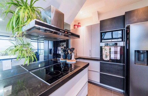 Cashmere Maison | Million Dollar City Views - Sleeps 12