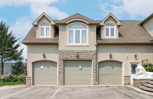 Grimsby Maison | Million Dollar Private Lakefront House - Lake Patio - B&B - 250/248