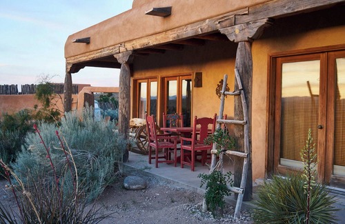 Placitas Maison | Million Dollar View Out in the Country Yet 20 lovely minutes to Albuq & 35 to SF