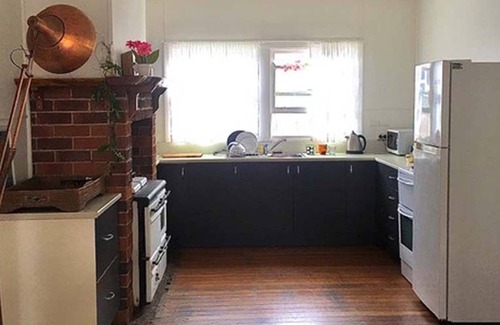 Milton Maison | Milton 1940s Cottage with Vintage French Style - Country and beach