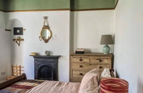 Cornwall Maison | Milverton Georgian Gem with Boho Vibe .