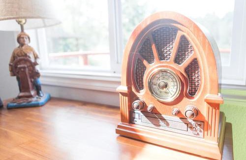 Jennings Lodge Maison | Milwaukie Riverfront Guest House