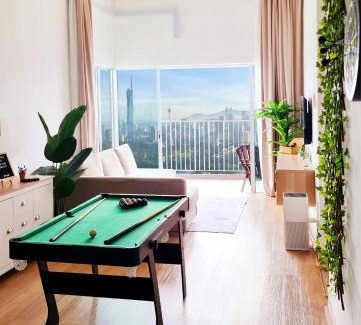 Salak South Appartement | Mimi Cozy Homestay, 3R3B KLCC View with PLAYSTATION 4, NETFLIX, WiFi 6, Pool Table, Home Cinema