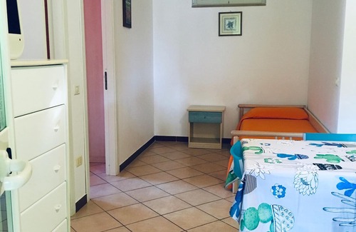 Defensola Lit Et Petit-Déjeuner | MIMOSA C Villa trois pièces pour 6 personnes 2 chambres et salle de séjour avec 2 lits