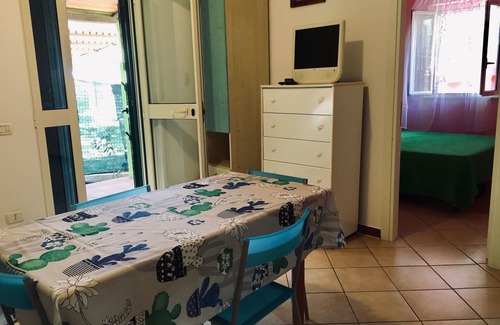 Defensola Lit Et Petit-Déjeuner | MIMOSA C Villa trois pièces pour 6 personnes 2 chambres et salle de séjour avec 2 lits