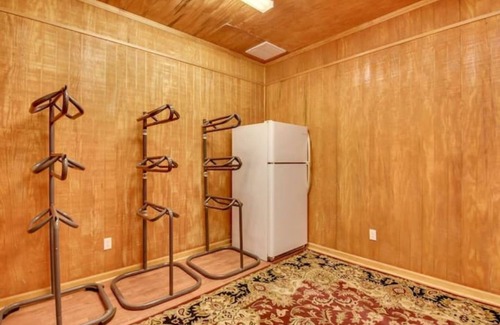 Aiken Cottage | Mimosa Cottage Farm- 2br cottage & stalls. Masters