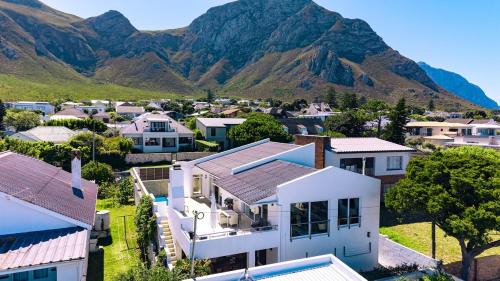 Voelklip Maison | Mimosa Voelklip Retreat