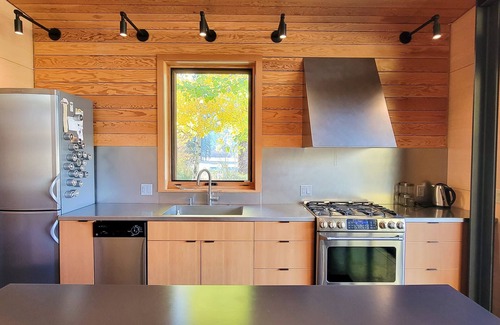 Mazama Cabine | Miners Refuge - Mazama retreat with mountain views
