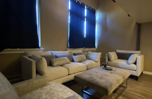 Wilkes-Barre Appartement | Mini Artsy Loft…min from Ski resort and Mohegan sun casino!