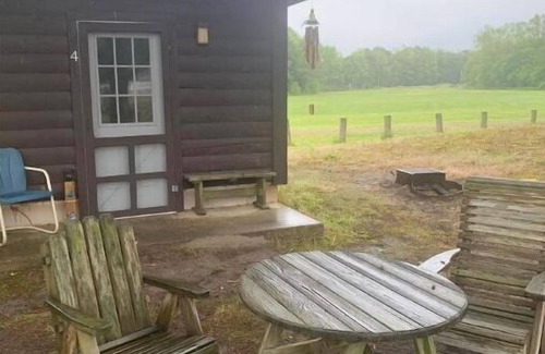 Allen Cabine | Mini Cabin 3 Near Ocean City & Assateague On catch and release fishing lake