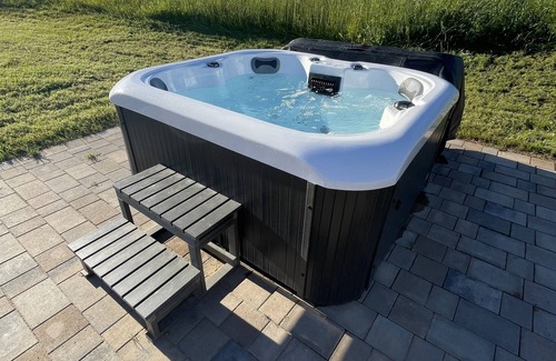 Edertal Chalet De Ski | Mini chalet on Lake Edersee with 2 bedrooms, incl. outdoor whirlpool
