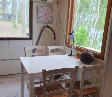 Enonkoski Chalet De Ski | Mini cottage by lake Saimaa