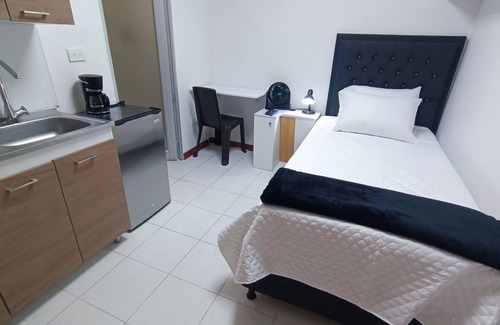 Medellin Appartement | Mini Studio 4. Frente Almcentro Comercial y Barrio Laureles. Todo Cerca