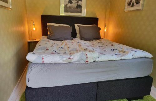 Trosa Maison | Minihus med stor trädgårdstomt nära golf och hav