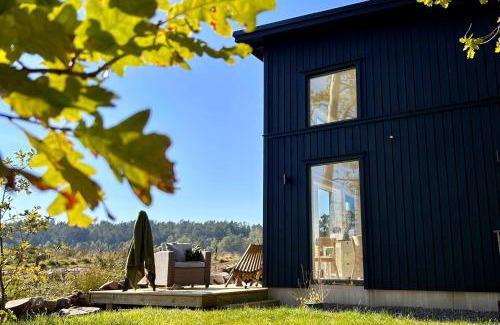 Jorlanda Appartement | Minihus med utsikt nära hav, natur och Göteborg