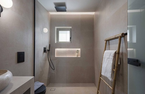 Daratsos Hôtel | Minimal Hideaway with Jacuzzi