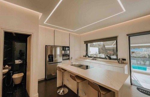 Voula Maison | Minimal Mezzonette with pool close to beach