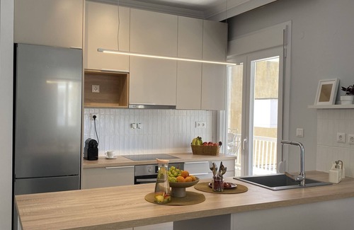 Kallikratia Appartement | Minimal sea view apartment in Halkidiki