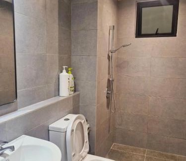 Melayu Appartement | Minimalist Dual-Key Stay 4BR at Farlim Penang by BNB4U