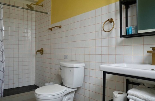 Santurce Cabine | Minimalist Studio on Calle Loiza Near Ocean Park