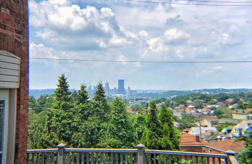 Greenfield Maison | Minimalist Townhouse with Stunning Skyline View