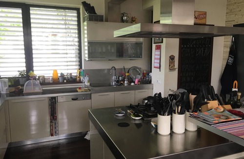 Nyek Maison | Maison familiale minimaliste à l'orée des bois mais à 15 min de la ville