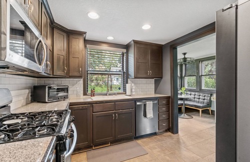 Northeast Minneapolis Maison | MINNeSTAY* Lowry Parlour | Piano