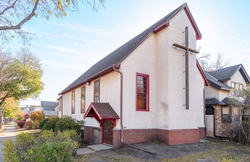 Powderhorn Maison | MINNeSTAY* Lyndale Church Lodge