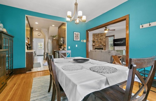 Powderhorn Maison | MINNeSTAY* Lyndale Pleasant Getaway
