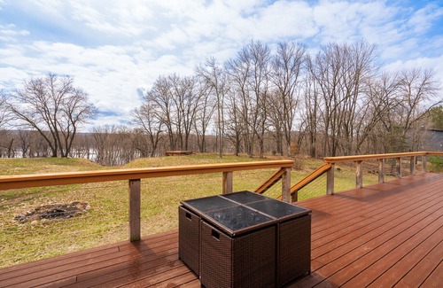 Somerset Maison | MINNeSTAY* Somerset River Retreat