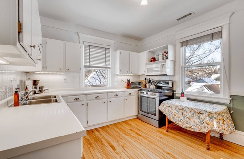 Summit - University Maison | MINNeSTAY* The Fitzgerald | Historic