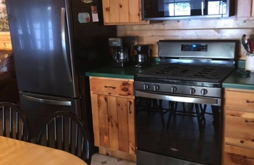 Lac du Flambeau Cabine | Minocqua Lac du Flambeau WI Northwoods Log Loft Cabin on Amber Lake