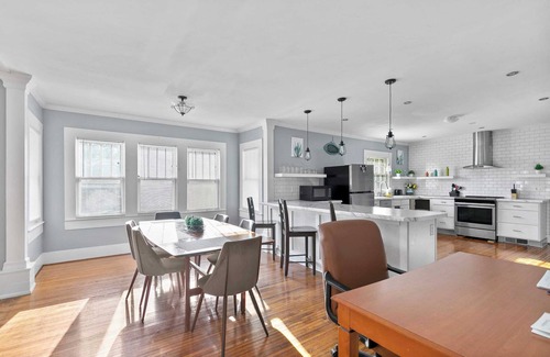 Tarrant Maison | Mins to Airport & Downtown-Beautiful Tarrant Home