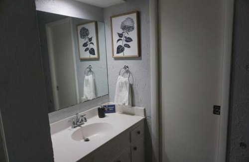 River Mountain Maison | Mins to River Mountain Park Dining & Shopping