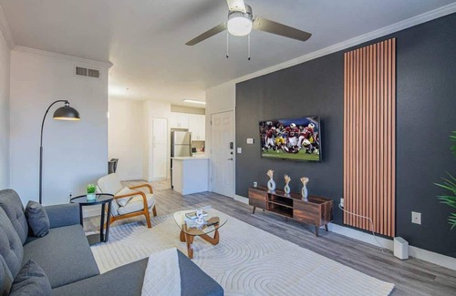 Glendale Sports and Entertainment District Appartement | Elegant 1BD|WestGate+Stadium+KingBed+Pool+Parking