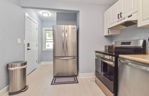 Peoria Heights Maison | Mint: 4BR, 2BA