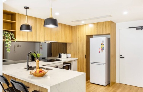 Mount Gravatt Appartement | Stunning MountView Modern Apartment @MtGravatt CBD