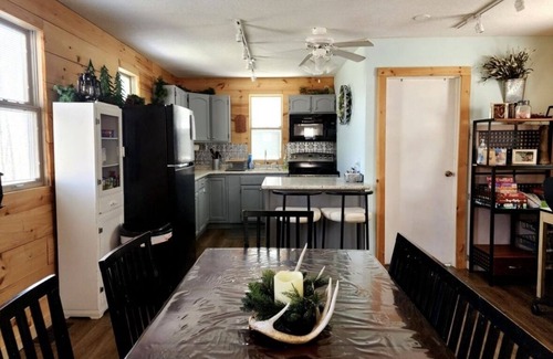 Wilkesville Cabine | MINUTES FROM HOCKING HILLS, ZALESKI STATE FOREST, VINTON COUNTY, LAKE HOPE!