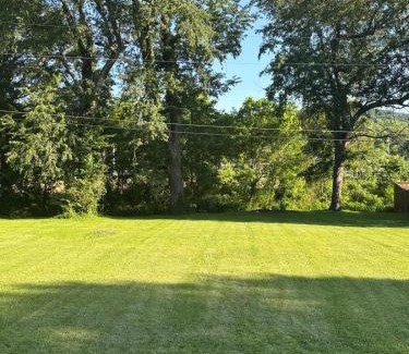 Middlesboro Maison | Minutes from LMU, ARH, and Cumberland Gap National Historic Park, Laurel Cove Music Festival, and Pine Mountain State Resort Park