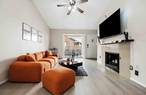 Astrodome Copropriété | Minutes from NRG, the Medical Center, Toyota Center, Minute Maid, and Downtown.