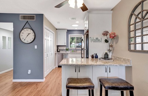 Town And Country Scottsdale Copropriété | Minutes from Old Town, renovated & private single story, pool outside the door.