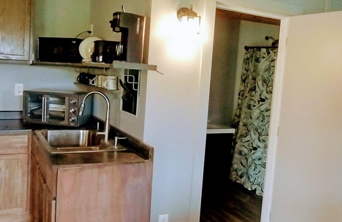 Westford Cabine | Minutes from Pymatuning, Cabin by the Pond